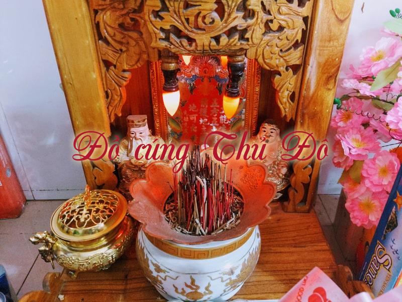 Bàn thờ thần tài